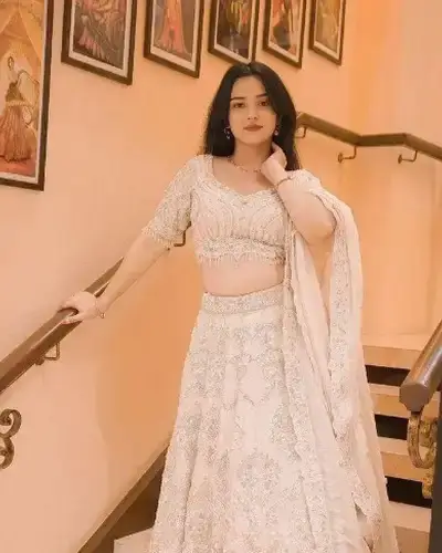 Escort Service In Dindori